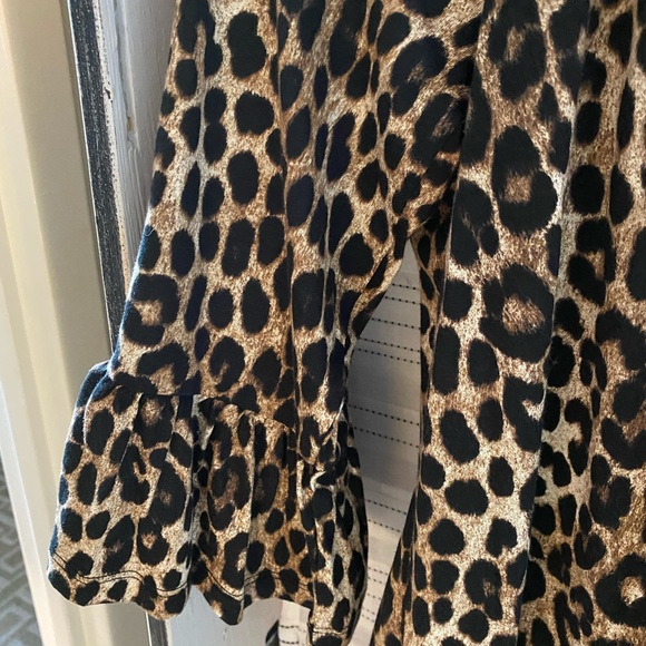 Michael Kors~ Leopard Print~Peasant Top - Picture 3 of 4
